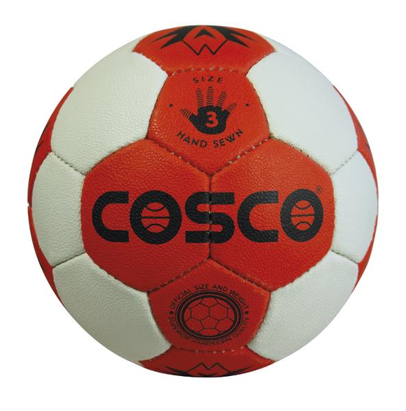Handgenähter COSCO Handball Größe 3 in Rot und Weiß, offizielles Spielball-Design.