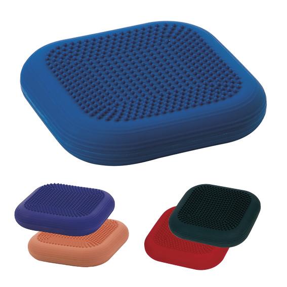 Balancierkissen in verschiedenen Farben zur Sitz- und Gleichgewichtsschulung, quadratisch mit Noppen.
