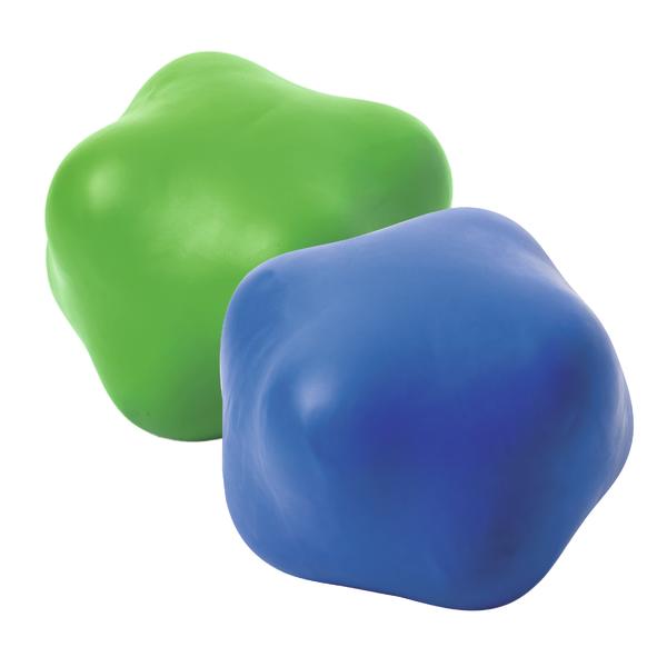 Grüne und blaue Stressbälle in unregelmäßiger Form auf weißem Hintergrund.