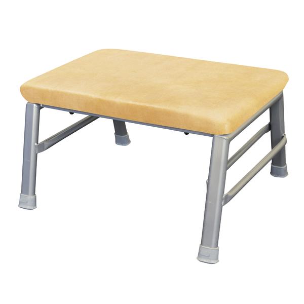 Hocker mit gepolsterter Sitzfläche und stabilem Metallgestell, beige und silberfarben.