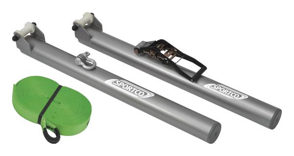 Slackline-Set mit  zwei silbernen Pfosten und grüner Slackline.