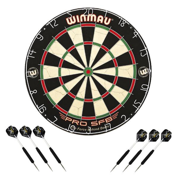 Dartscheibe Winmau Pro SFB mit sechs schwarzen Darts und silbernen Spitzen.
