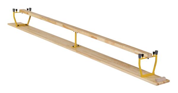 Balancierbalken aus Holz mit gelben Metallstützen für Gleichgewichtstraining.