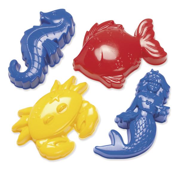 Bunte Sandformen aus Kunststoff in Form eines Seepferdchens, Fisches, Krebses und einer Meerjungfrau.