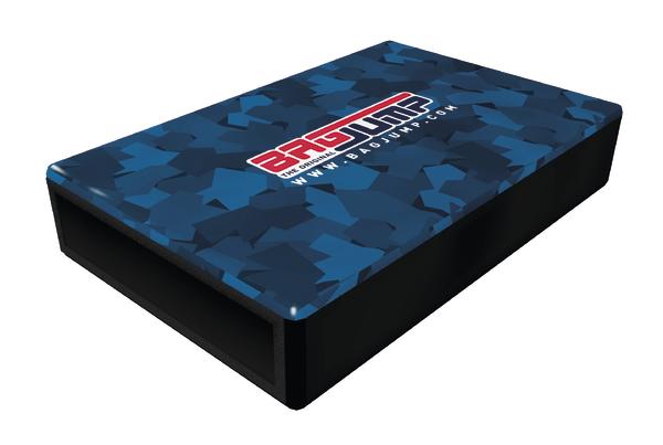 Blaue Bagjump Softbox mit Camouflage-Muster und Logo für Sprungtraining.