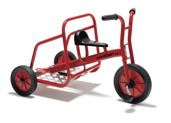 Rotes Dreirad mit Metallrahmen und schwarzem Sitz, geeignet für Kinder zum Fahren.