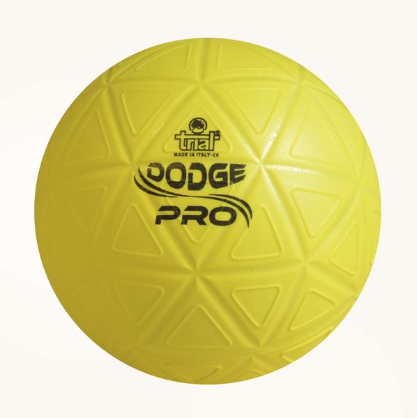 Roter Dodgeball mit strukturiertem Muster und Aufdruck "Dodge PRO" auf weißem Hintergrund.