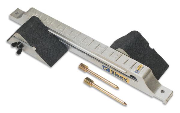 Vinex Metall-Fußstütze mit zwei goldfarbenen Schrauben für ergonomisches Sitzen.