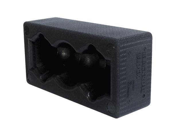 Schwarzer Schaumstoff-Transportbehälter mit Aussparungen für empfindliche Gegenstände.