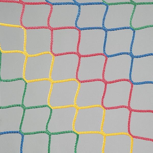 Buntes Netz aus roten, blauen, gelben und grünen Seilen vor grauem Hintergrund.