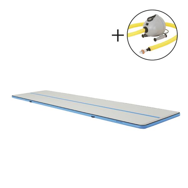 Aufblasbare Airtrack Turnmatte in Grau und Blau für Gymnastik und Training, isoliert auf Weiß.