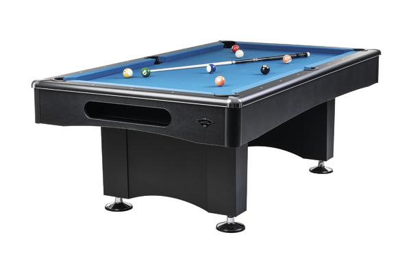 Billardtisch mit blauem Tuch und bunten Kugeln, bereit zum Spiel.