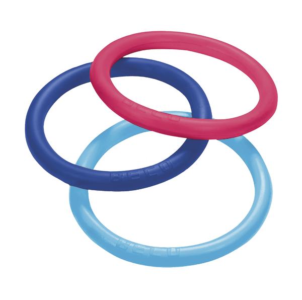 Drei bunte Kunststoffringe in Rot, Blau und Hellblau, übereinander angeordnet.