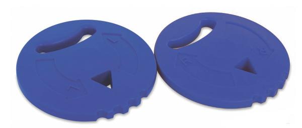 Zwei blaue Übungs-Disken aus Kunststoff mit Griffaussparung.