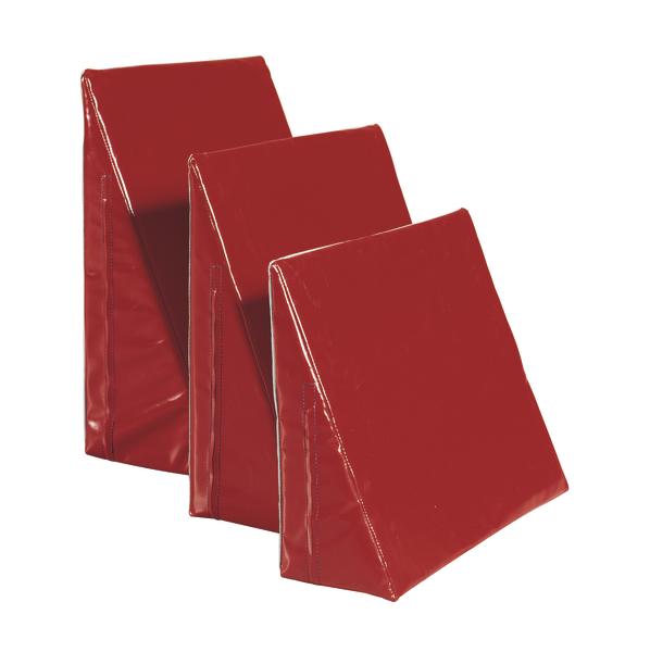 Rote dreieckige Schaumstoffkeile in drei verschiedenen Größen für Gymnastik und Therapie.