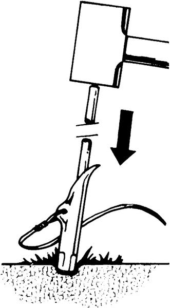 Illustration eines Hammers, der einen Pflock in den Boden schlägt.