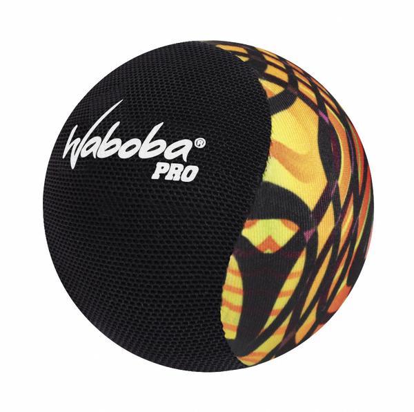 Waboba Pro Ball mit schwarzer und orange-gelb gemusterter Oberfläche.