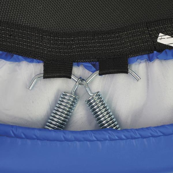 Nahaufnahme der Federaufhängung eines Trampolins mit sichtbaren Metallfedern unter der Sprungfläche.