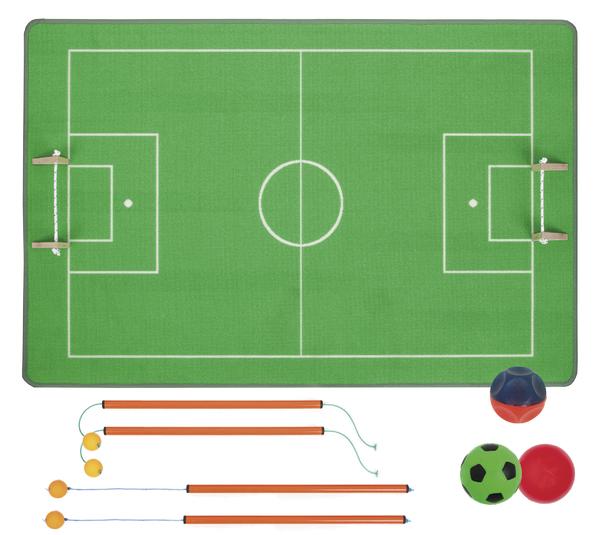 Mini-Tischfußballspiel mit grünem Spielfeld, Toren, Bällen und Steuerstangen.