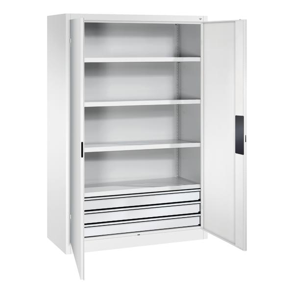 Weißer Metallschrank mit drei Regalböden und drei Schubladen, Türen geöffnet.