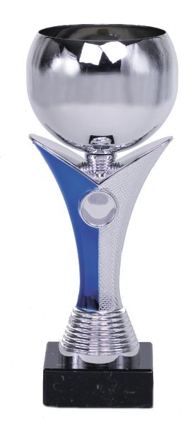 Silberner Pokal mit blauem Akzent auf schwarzem Sockel, moderner Design-Trophäe.