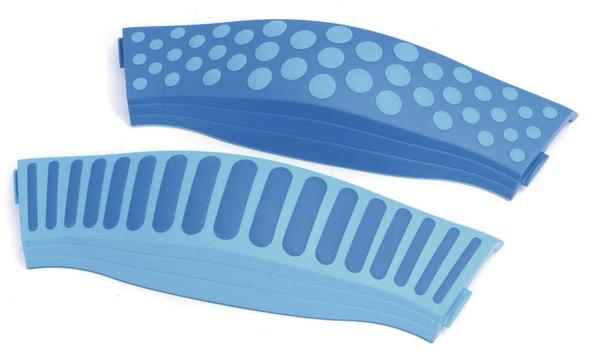 Zwei blaue flexible Silikonbänder mit unterschiedlichen Musterdesigns, ideal für Sport oder Alltag.