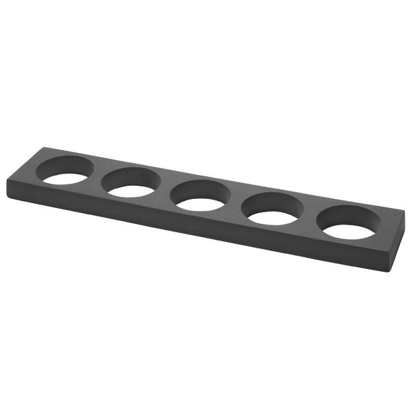 Schwarze Kunststoffhalterung mit fünf runden Aussparungen für Flaschen oder Gläser.