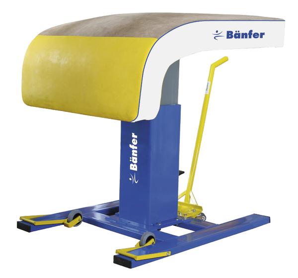 Moderner Bänfer Sprungtisch mit gelber Polsterung und blauem Metallgestell für Turnübungen.