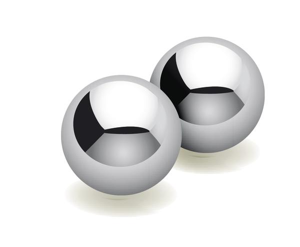 Zwei glänzende silberne Metallkugeln auf weißem Hintergrund, reflektierend und rund.