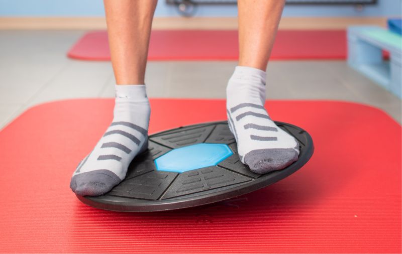 Kleines Gerät mit großem Effekt: Übungen mit dem Therapiekreisel