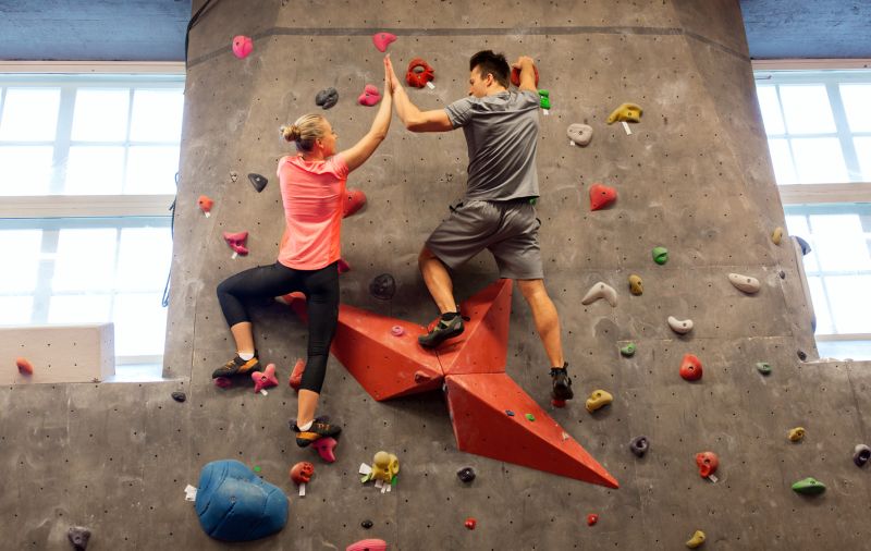 Erste Griffe: Bouldern lernen für Anfänger